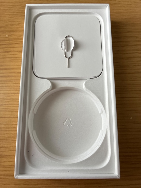 iPhone iPhone 15 128GB SIMフリー（スマホ）の商品画像 - 査定依頼日：2026年6月29日 - 最高査定価格：70,000円