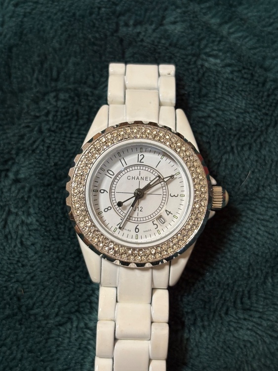 CHANEL J12（高級時計）の商品画像 - 査定依頼日：2026年8月4日 - 最高査定価格：380,000円