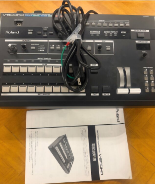 Roland V-800HD（オーディオ・スピーカー）の商品画像 - 査定依頼日：2026年8月5日 - 最高査定価格：20,000円