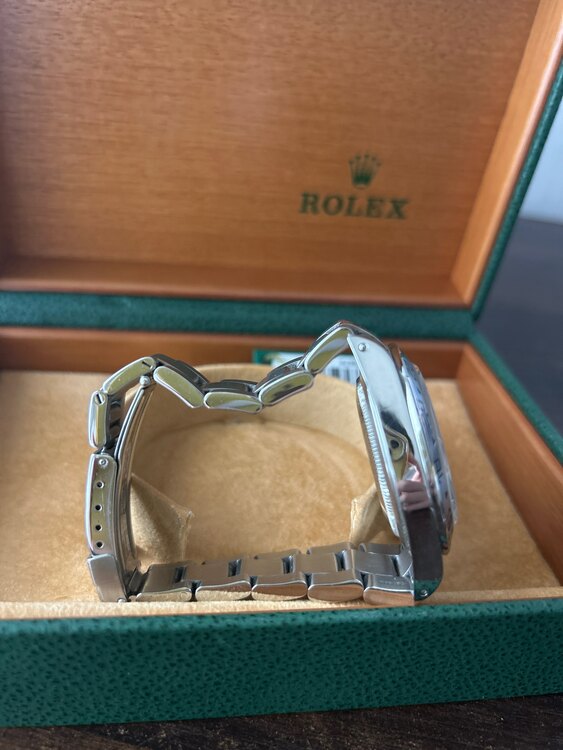 エクスプローラー2  ホワイト（高級時計）の商品画像 - 査定依頼日：2025年2月7日 - 最高査定価格：1,150,000円