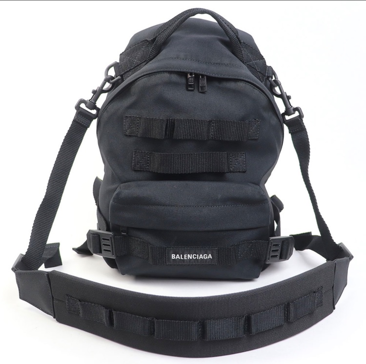 バレンシアガ　アーミー　バックパック　ブラック　ナイロン（ブランドバッグ）の商品画像 - 査定依頼日：2025年8月19日 - 最高査定価格：60,000円