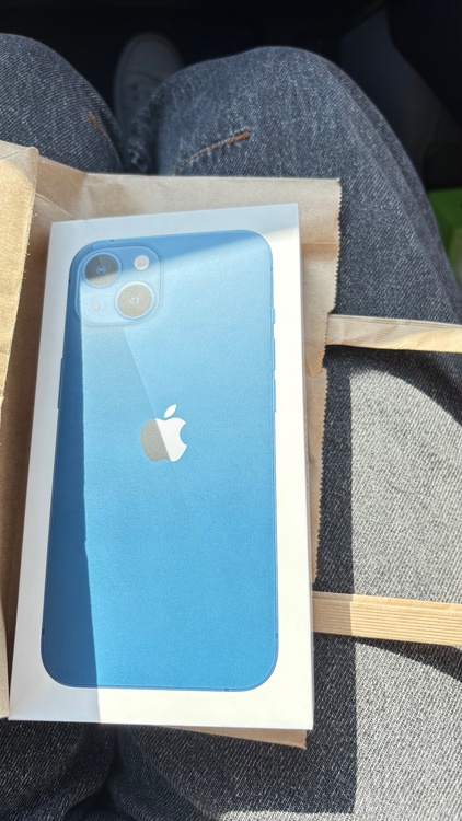 iPhone iPhone 13 128GB au（スマホ）の商品画像 - 査定依頼日：2026年5月25日 - 最高査定価格：38,000円