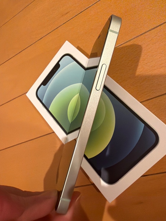iPhone12 ・128GB ・製造番号（３５３０４８１１９６４４１１２） ・バッテリー（99％・交換品）（スマホ）の商品画像 - 査定依頼日：2026年10月4日 - 最高査定価格：25,500円