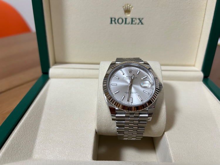 ロレックス デイトジャスト 126334   店（高級時計）の商品画像 - 査定依頼日：2025年8月31日 - 最高査定価格：2,050,000円