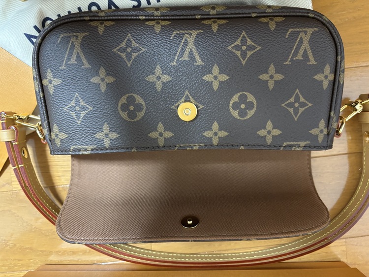 Louis Vuitton ウォレット オン チェーン･アイビー　モノグラム（ブランドバッグ）の商品画像 - 査定依頼日：2026年5月27日 - 最高査定価格：180,000円