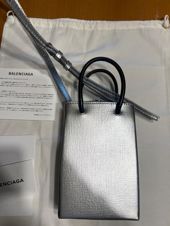 バレンシアガ フォンバッグ（ブランドバッグ）の商品画像 - 査定依頼日：2026年1月28日 - 最高査定価格：50,000円