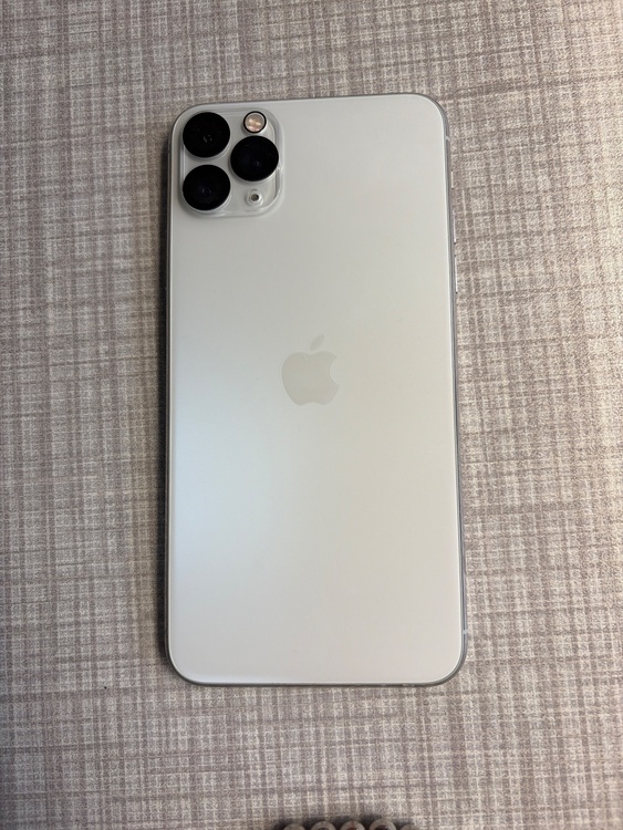 iPhone iPhone11 Pro Max 256GB Softbank（スマホ）の商品画像 - 査定依頼日：2026年9月11日 - 最高査定価格：24,000円