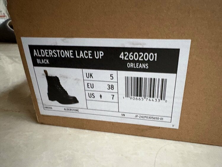 ドクターマーチン ALDERSTONE6ホールブーツUS5（古着・ファッション）の商品画像 - 査定依頼日：2026年3月1日 - 最高査定価格：8,000円