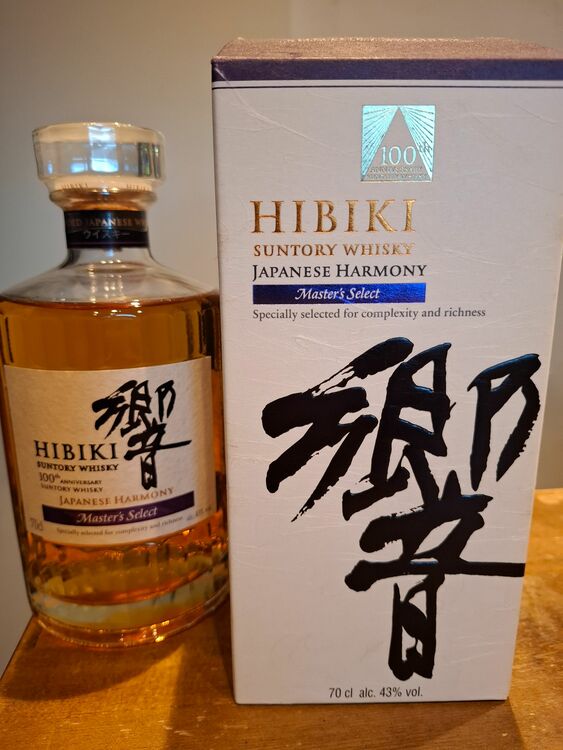響　マスターセレクト　100周年アニバーサリー（お酒）の商品画像 - 査定依頼日：2025年10月27日 - 最高査定価格：13,000円