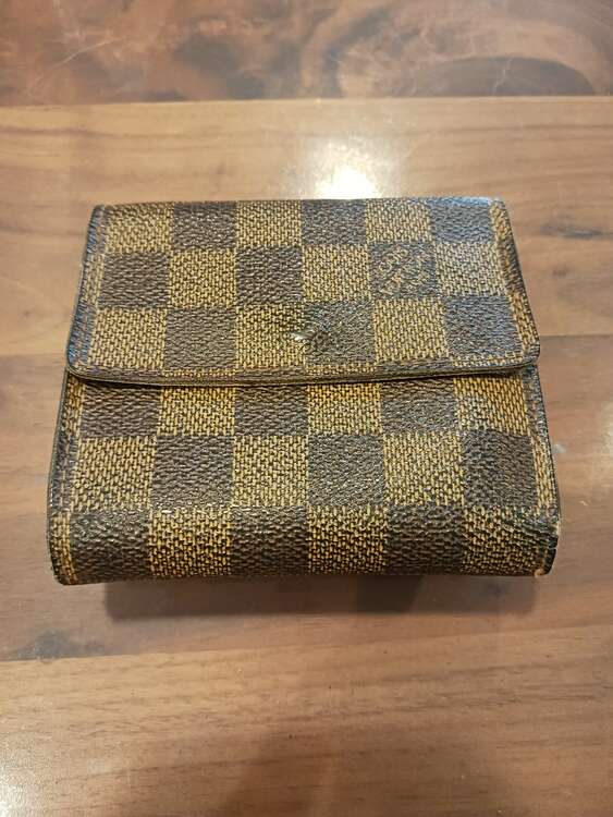 ダミエのふたつおり財布（ブランド財布・小物）の商品画像 - 査定依頼日：2025年2月6日 - 最高査定価格：2,500円