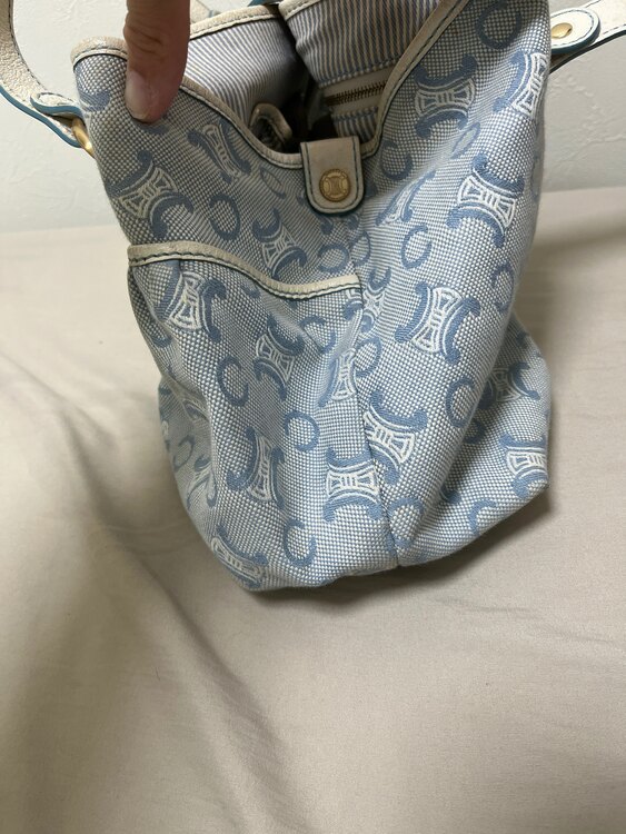 セリーヌ  （ブランドバッグ）の商品画像 - 査定依頼日：2025年4月29日 - 最高査定価格：10,000円