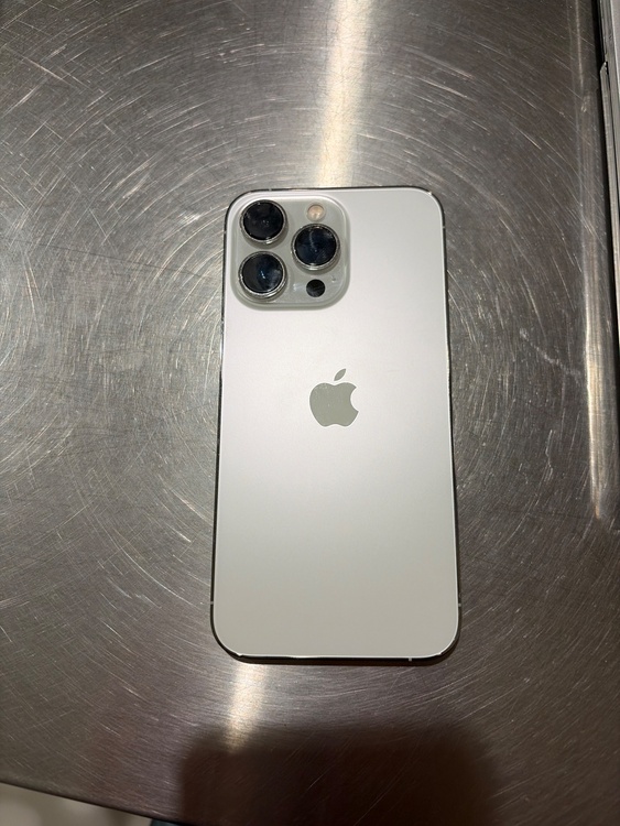 iPhone iPhone 13 Pro 256GB SIMフリー（スマホ）の商品画像 - 査定依頼日：2026年7月18日 - 最高査定価格：43,000円