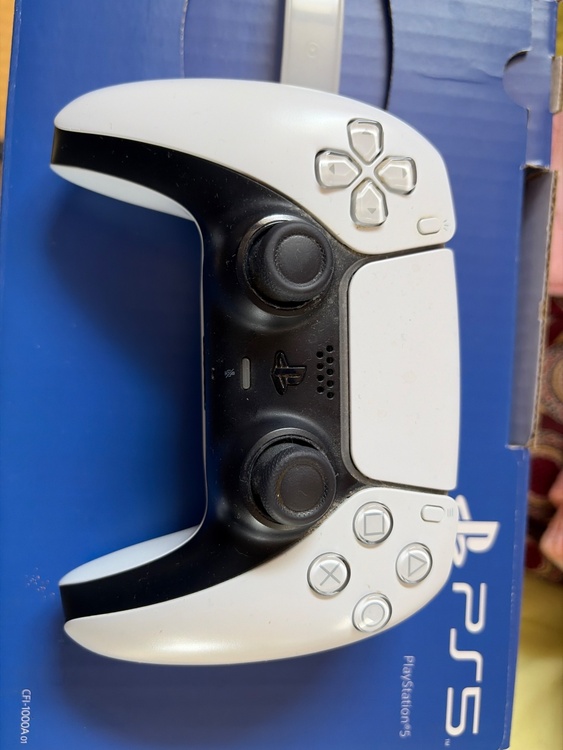 PlayStation5 ディスクドライブ搭載版(CFI-1000A01)（ゲーム機本体・ゲームソフト）の商品画像 - 査定依頼日：2026年3月31日 - 最高査定価格：40,000円