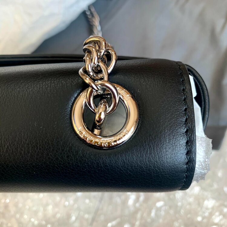 537387 エブリデイ チェーンショルダーバッグ（ブランドバッグ）の商品画像 - 査定依頼日：2026年1月13日 - 最高査定価格：70,000円