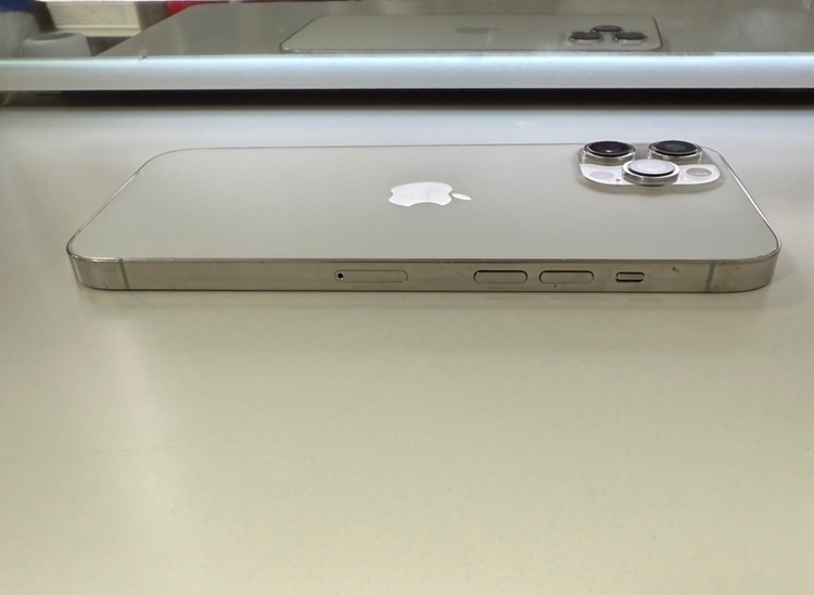 iPhone 12 Pro Max 256GB SIMフリー（スマホ）の商品画像 - 査定依頼日：2026年2月9日 - 最高査定価格：44,000円