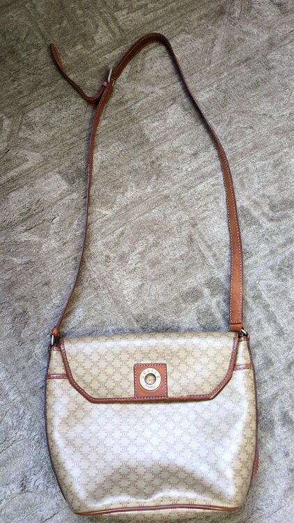 セリーヌ  （ブランドバッグ）の商品画像 - 査定依頼日：2025年6月28日 - 最高査定価格：30,000円