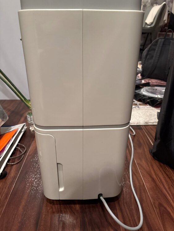 部屋干し除湿機（家電）の商品画像 - 査定依頼日：2025年2月21日 - 最高査定価格：500円