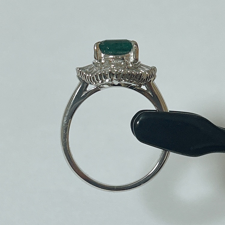 エメラルドリング（金・貴金属）の商品画像 - 査定依頼日：2026年4月10日 - 最高査定価格：200,000円