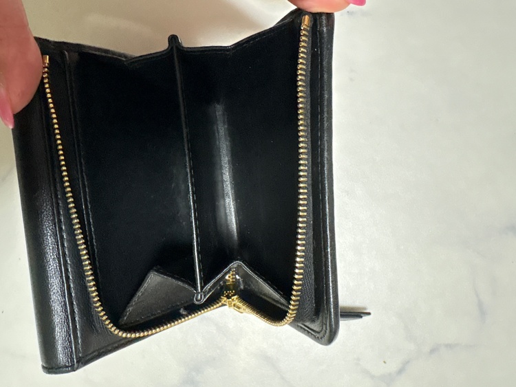 ミュウミュウ  （ブランドバッグ）の商品画像 - 査定依頼日：2026年3月15日 - 最高査定価格：40,000円