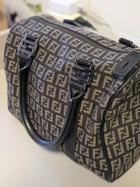 フェンディ  （ブランドバッグ）の商品画像 - 査定依頼日：2026年1月29日 - 最高査定価格：70,000円