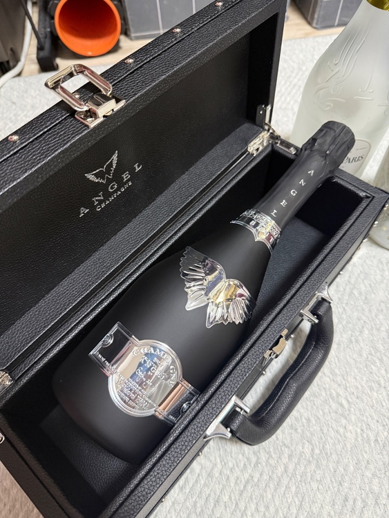 シャンパン シャンパン(その他)（お酒）の商品画像 - 査定依頼日：2026年10月7日 - 最高査定価格：25,000円