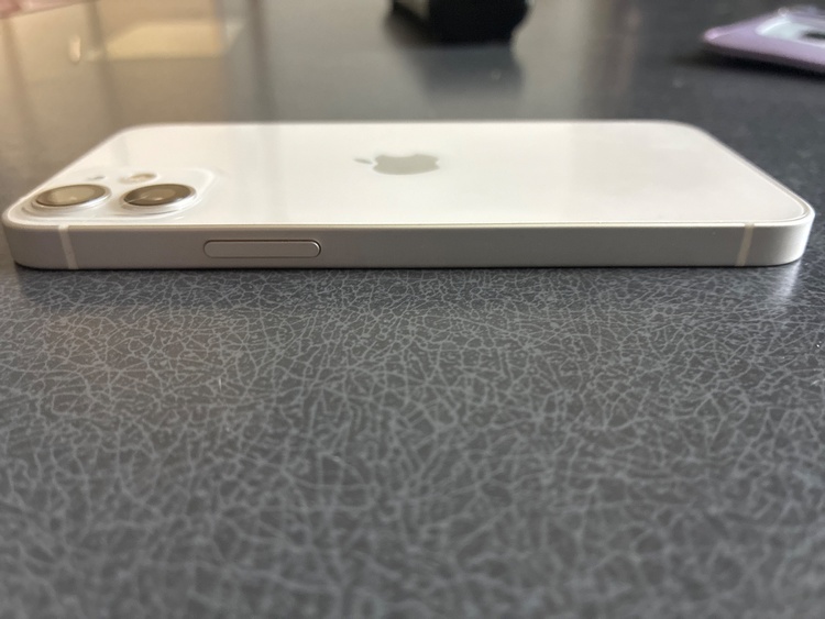iPhone iPhone 12 mini 128GB docomo（スマホ）の商品画像 - 査定依頼日：2026年9月23日 - 最高査定価格：9,000円