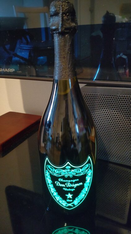 シャンパン ドン・ペリニヨン （お酒）の商品画像 - 査定依頼日：2026年3月16日 - 最高査定価格：21,000円