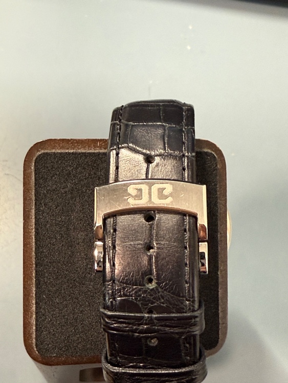 その他 その他 グラスヒュッテオリジナル　セネタ　エクセレンス　パノラマデイト　む（高級時計）の商品画像 - 査定依頼日：2026年2月8日 - 最高査定価格：800,000円