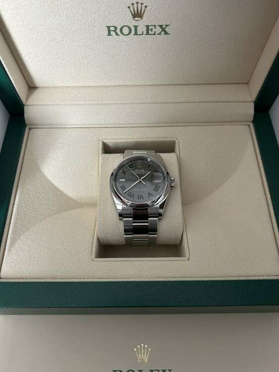 ロレックス デイトジャスト 126200　DATEJAST36 スレートローマ スムースベゼルオイスターブレス（高級時計）の商品画像 - 査定依頼日：2025年3月14日 - 最高査定価格：1,190,000円