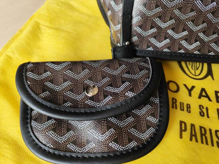 トートバッグ（ブランドバッグ）の商品画像 - 査定依頼日：2025年3月26日 - 最高査定価格：300,000円