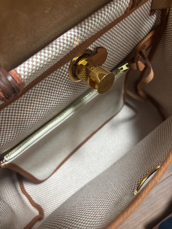 エールバックジップ31（ブランドバッグ）の商品画像 - 査定依頼日：2025年9月18日 - 最高査定価格：320,000円