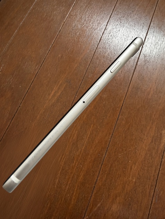 iPhone SE（スマホ）の商品画像 - 査定依頼日：2026年9月6日 - 最高査定価格：11,000円