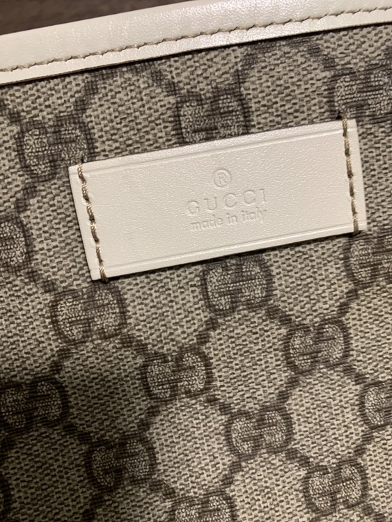 GUCCI アイボリー 211137（ブランドバッグ）の商品画像 - 査定依頼日：2025年7月2日 - 最高査定価格：50,000円