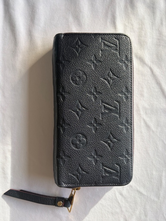 ジッピーウォレット（ブランド財布・小物）の商品画像 - 査定依頼日：2025年11月29日 - 最高査定価格：23,000円