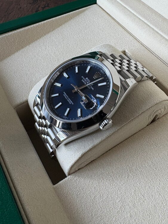 ロレックス デイトジャスト 126300（高級時計）の商品画像 - 査定依頼日：2025年3月7日 - 最高査定価格：1,250,000円