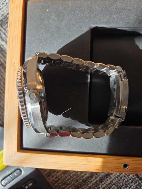 オメガ シーマスター WATCH  No 8683384（高級時計）の商品画像 - 査定依頼日：2026年1月12日 - 最高査定価格：580,000円