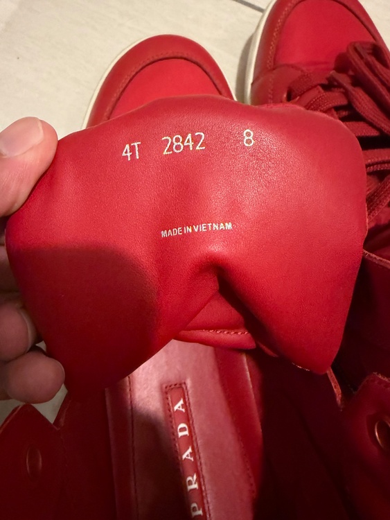 ハイカットスニーカー（古着・ファッション）の商品画像 - 査定依頼日：2026年3月16日 - 最高査定価格：100,000円