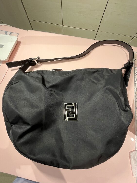 バッグ（ブランドバッグ）の商品画像 - 査定依頼日：2025年5月15日 - 最高査定価格：18,000円