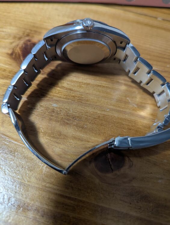 オイスターパーペチュアル（高級時計）の商品画像 - 査定依頼日：2025年10月7日 - 最高査定価格：1,300,000円