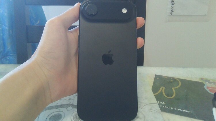 iPhone iPhone Air 256GB SIMフリー（スマホ）の商品画像 - 査定依頼日：2026年8月13日 - 最高査定価格：105,500円