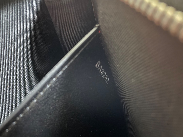 ポシェット・ヴォワヤージュ モノグラム・エクリプス（ブランドバッグ）の商品画像 - 査定依頼日：2025年8月14日 - 最高査定価格：55,000円