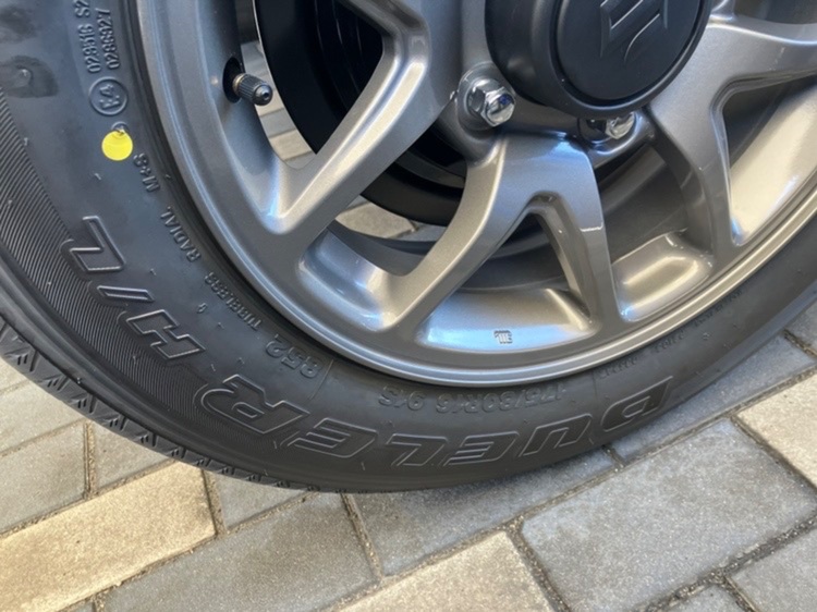 納車タイヤ 175/80/16（カー用品）の商品画像 - 査定依頼日：2025年10月17日 - 最高査定価格：20,000円