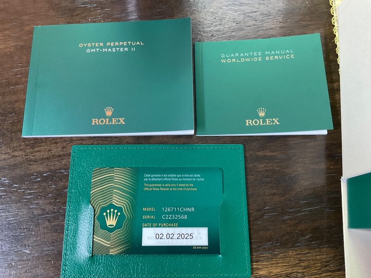 ロレックス GMTマスター （高級時計）の商品画像 - 査定依頼日：2025年6月21日 - 最高査定価格：3,020,000円