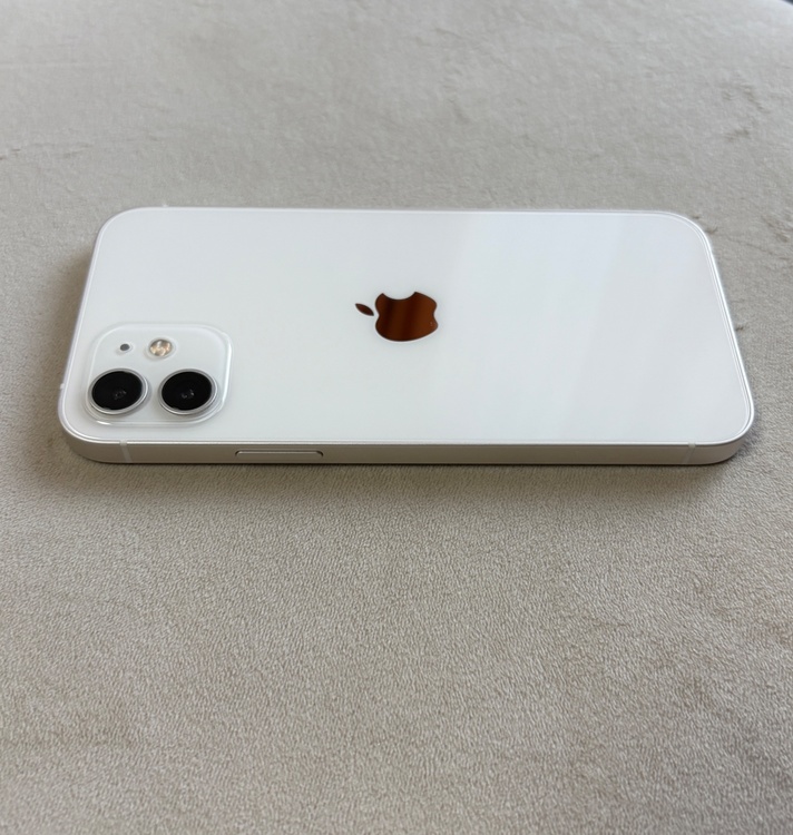 iPhone 12 128GB SIMフリー（スマホ）の商品画像 - 査定依頼日：2026年1月31日 - 最高査定価格：28,000円