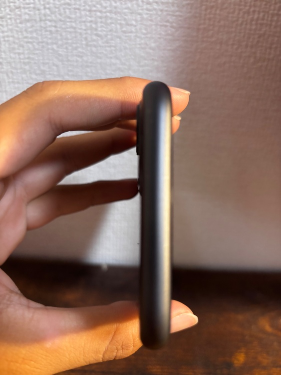iPhone iPhone11 64GB au（スマホ）の商品画像 - 査定依頼日：2026年5月26日 - 最高査定価格：15,000円
