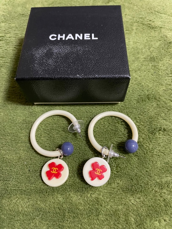 ピアス（ブランド財布・小物）の商品画像 - 査定依頼日：2025年8月18日 - 最高査定価格：25,000円