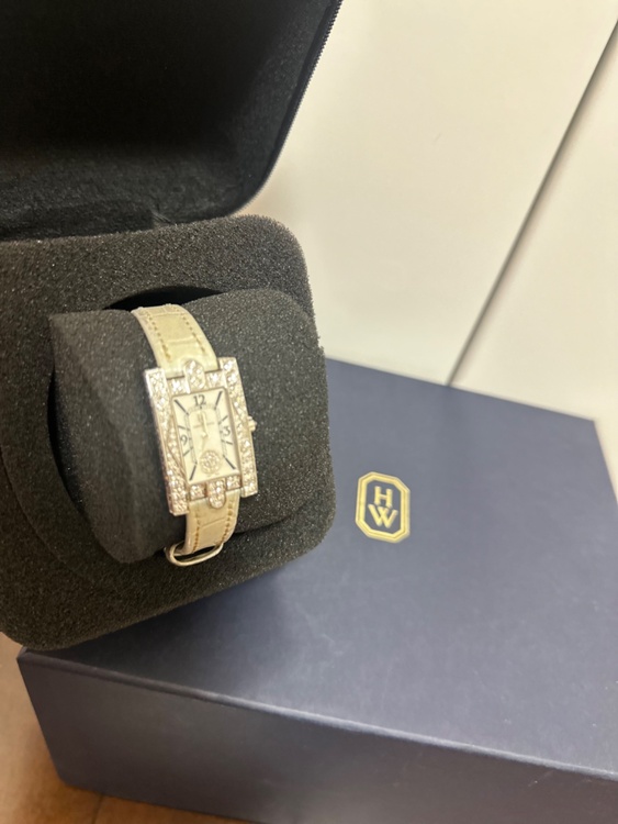 アヴェニュークラシック？（高級時計）の商品画像 - 査定依頼日：2026年1月16日 - 最高査定価格：2,180,000円