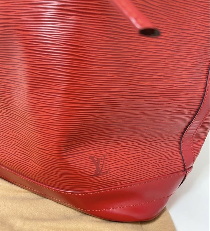 ・ライン：エピ ・モデル：ノエ（Castillan Red） ・カラー：カスティ（ブランドバッグ）の商品画像 - 査定依頼日：2026年4月30日 - 最高査定価格：100,000円