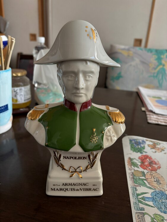 ブランデー ブランデー(その他) （お酒）の商品画像 - 査定依頼日：2025年1月27日 - 最高査定価格：2,100円