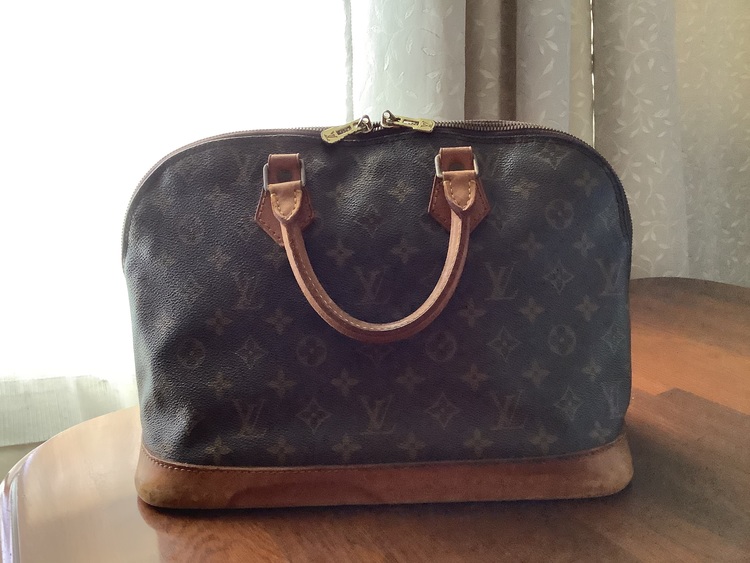 VL0993（ブランドバッグ）の商品画像 - 査定依頼日：2022年7月13日 - 最高査定価格：10,000円